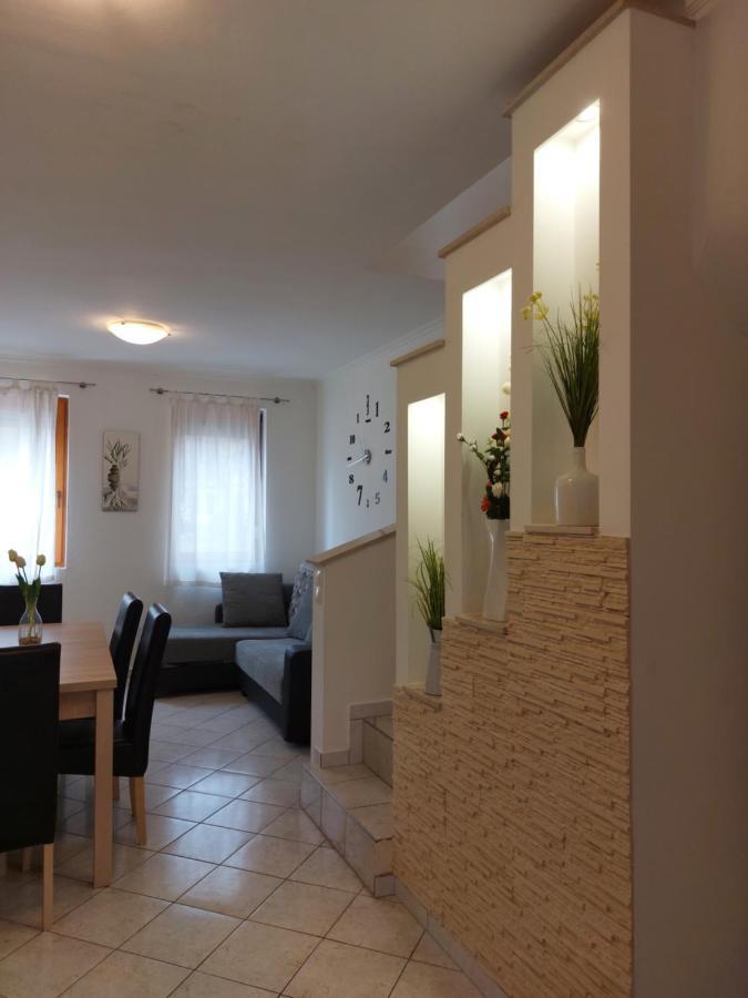 Apartmancentrum غيولا المظهر الخارجي الصورة